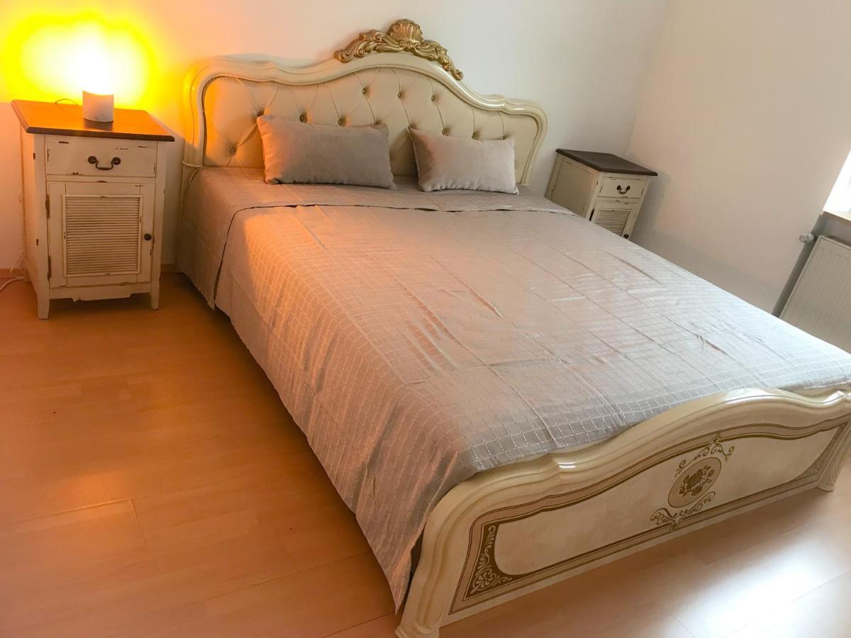 "Casa20200" 2 X Apartments Je 150Qm Fuer Business, Familien, Gruppen, Handwerker 15Min Von Berlin, Erdbeerhof, Outlet B5, 5Min Vom See Falkensee !! 2 Apartment Each 150Qm For Business , Families 15Min From Berlin!! Buitenkant foto