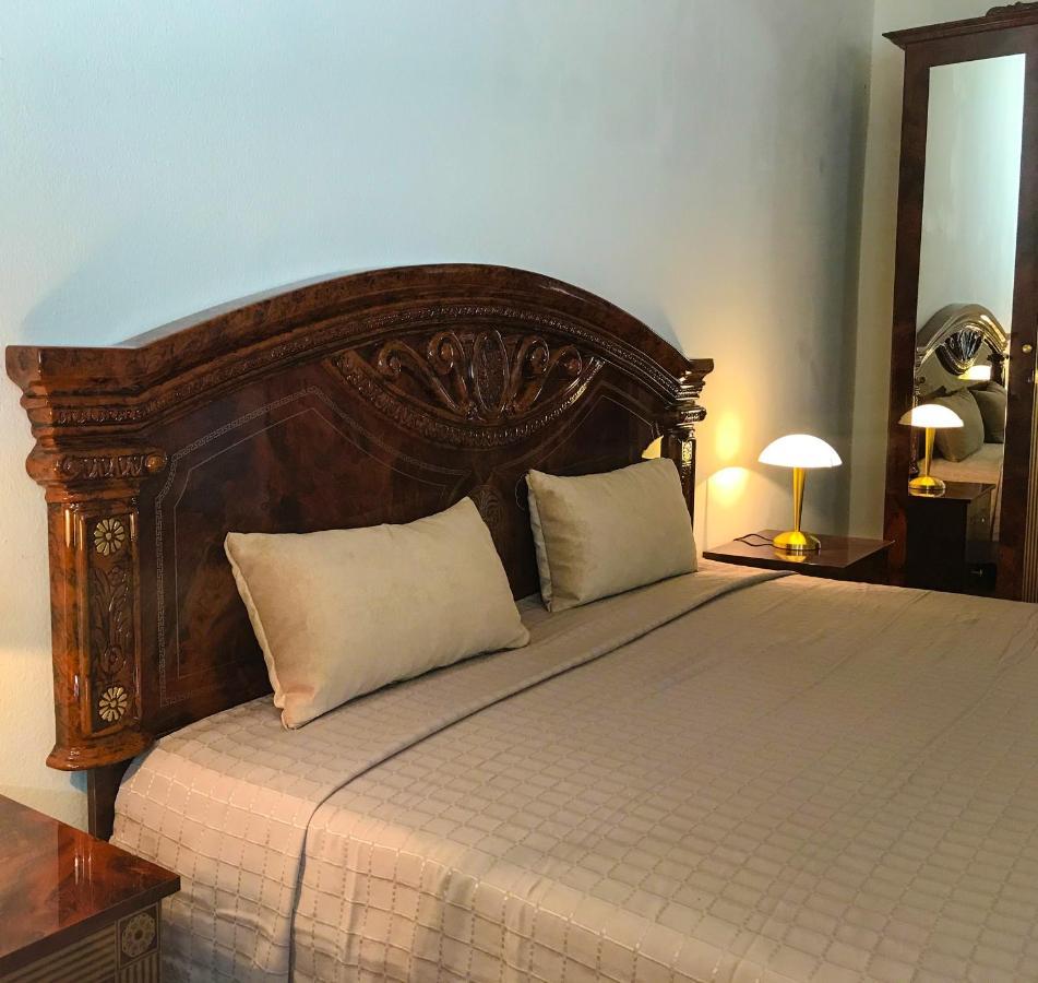 "Casa20200" 2 X Apartments Je 150Qm Fuer Business, Familien, Gruppen, Handwerker 15Min Von Berlin, Erdbeerhof, Outlet B5, 5Min Vom See Falkensee !! 2 Apartment Each 150Qm For Business , Families 15Min From Berlin!! Buitenkant foto