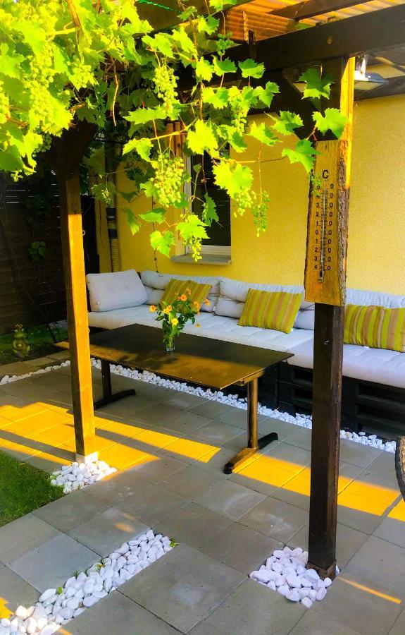 "Casa20200" 2 X Apartments Je 150Qm Fuer Business, Familien, Gruppen, Handwerker 15Min Von Berlin, Erdbeerhof, Outlet B5, 5Min Vom See Falkensee !! 2 Apartment Each 150Qm For Business , Families 15Min From Berlin!! Buitenkant foto