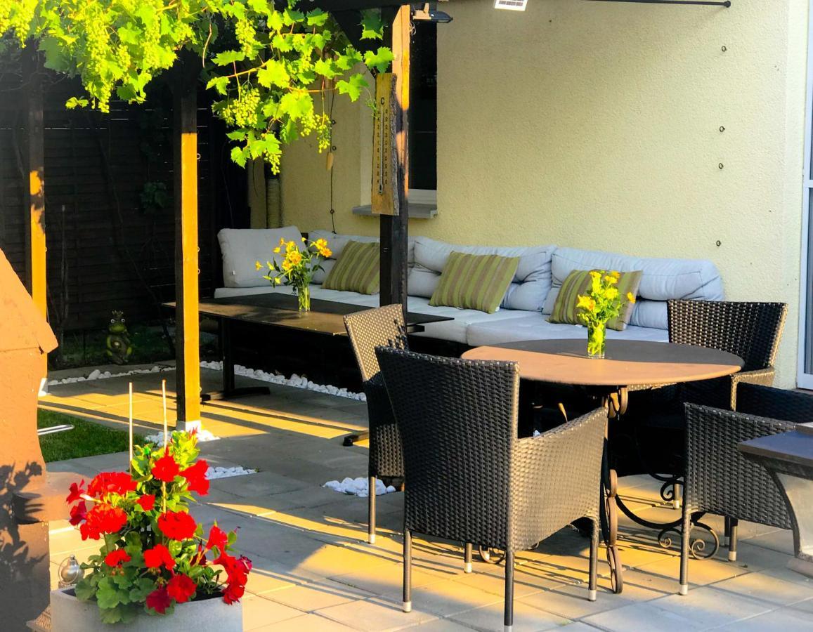 "Casa20200" 2 X Apartments Je 150Qm Fuer Business, Familien, Gruppen, Handwerker 15Min Von Berlin, Erdbeerhof, Outlet B5, 5Min Vom See Falkensee !! 2 Apartment Each 150Qm For Business , Families 15Min From Berlin!! Buitenkant foto