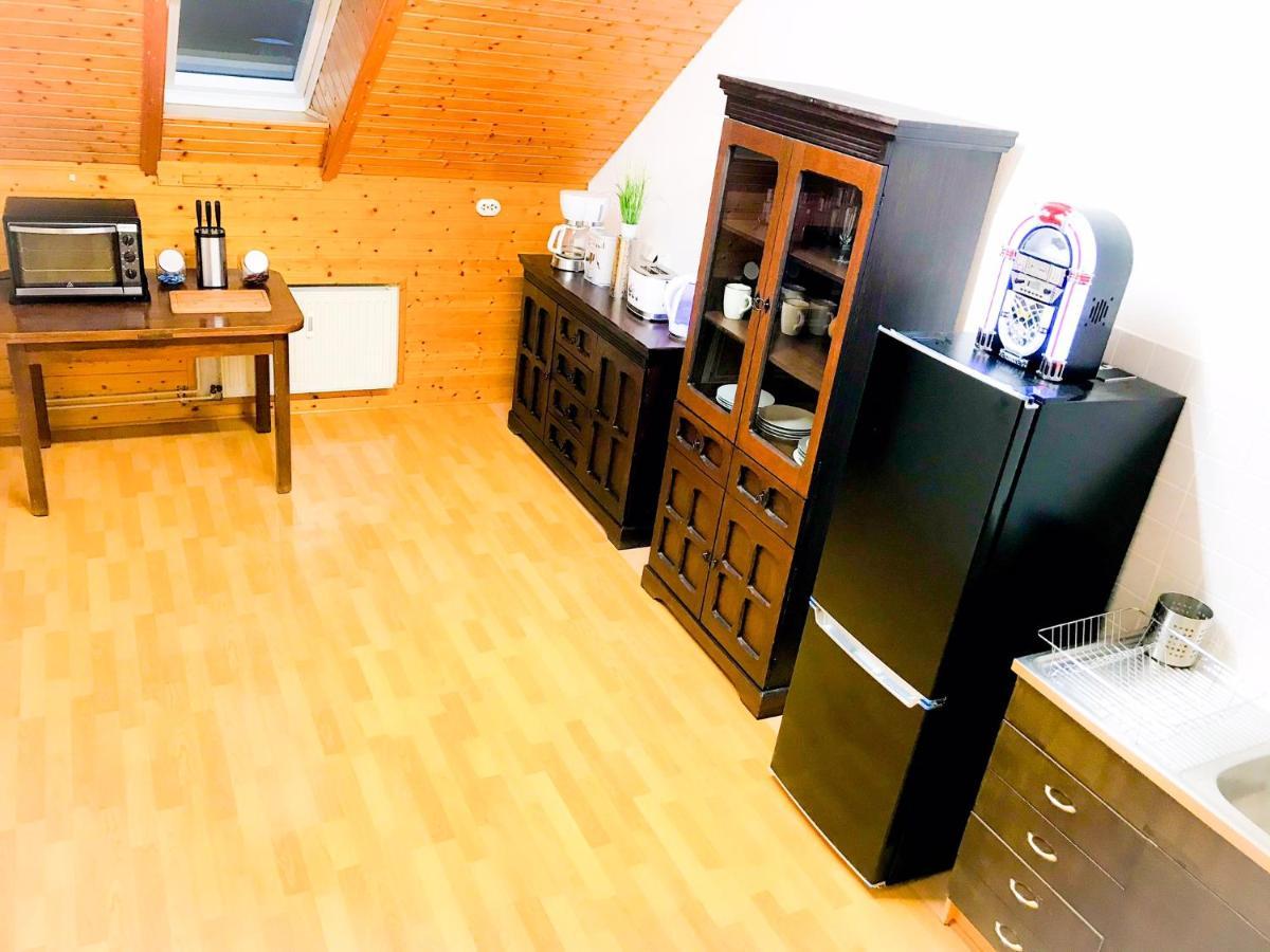 "Casa20200" 2 X Apartments Je 150Qm Fuer Business, Familien, Gruppen, Handwerker 15Min Von Berlin, Erdbeerhof, Outlet B5, 5Min Vom See Falkensee !! 2 Apartment Each 150Qm For Business , Families 15Min From Berlin!! Buitenkant foto