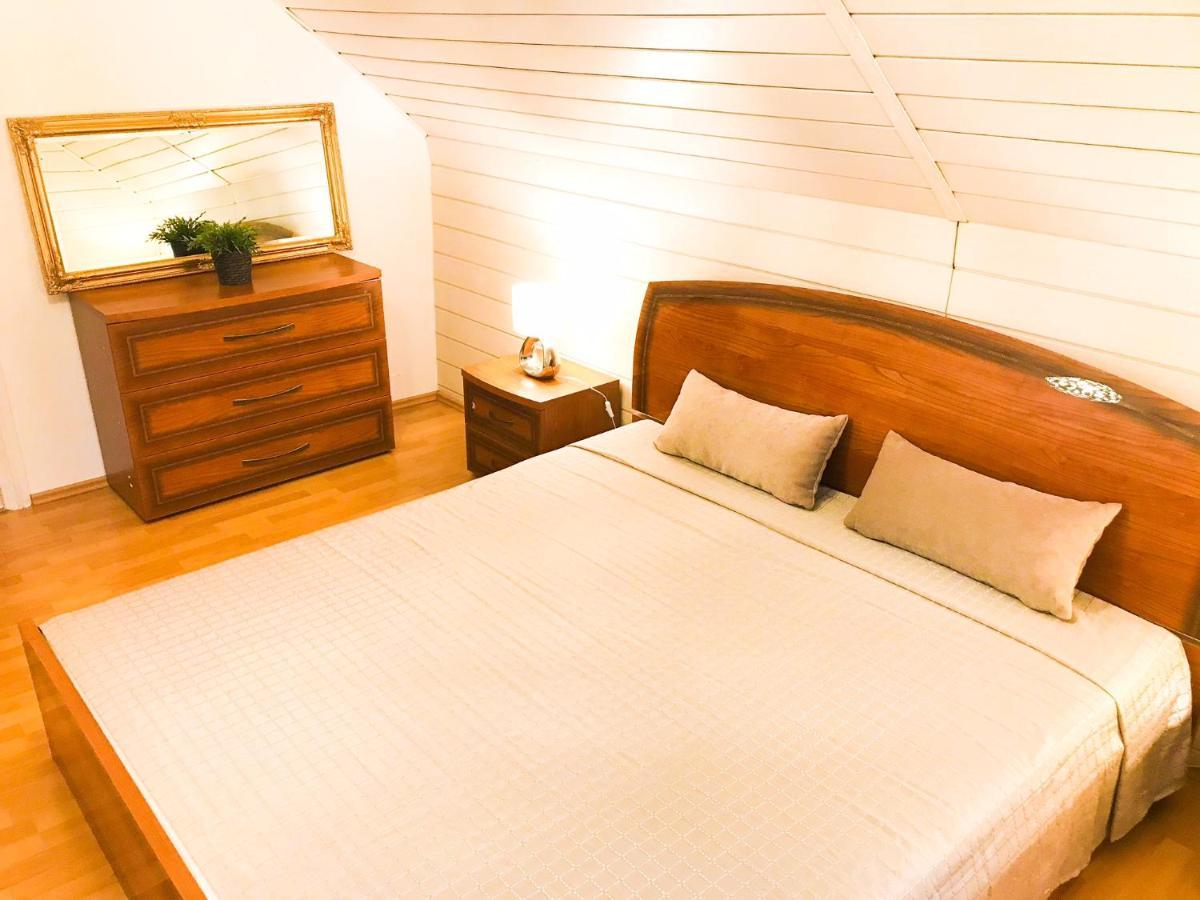 "Casa20200" 2 X Apartments Je 150Qm Fuer Business, Familien, Gruppen, Handwerker 15Min Von Berlin, Erdbeerhof, Outlet B5, 5Min Vom See Falkensee !! 2 Apartment Each 150Qm For Business , Families 15Min From Berlin!! Buitenkant foto