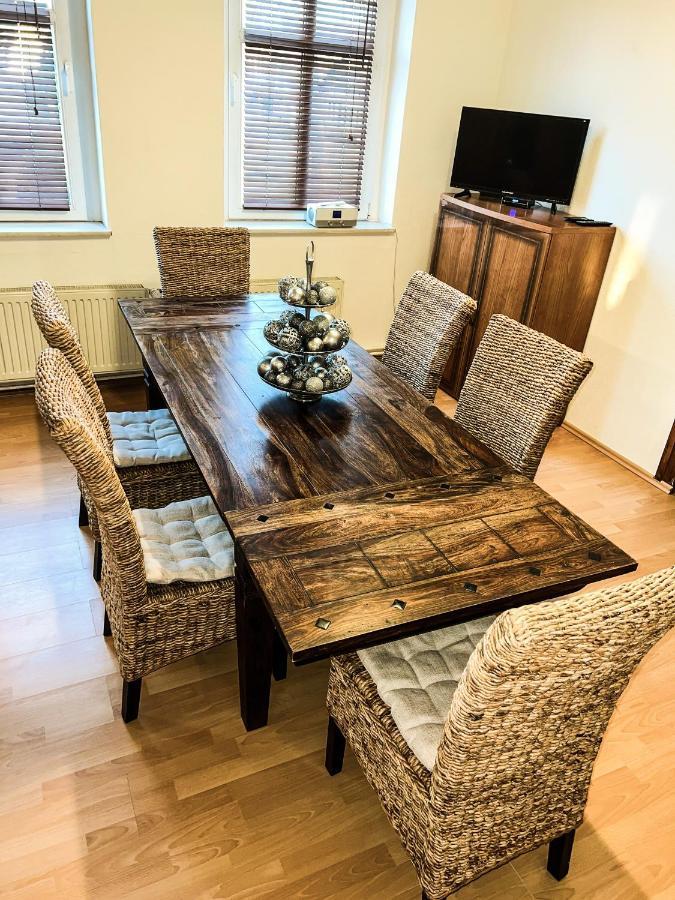 "Casa20200" 2 X Apartments Je 150Qm Fuer Business, Familien, Gruppen, Handwerker 15Min Von Berlin, Erdbeerhof, Outlet B5, 5Min Vom See Falkensee !! 2 Apartment Each 150Qm For Business , Families 15Min From Berlin!! Buitenkant foto